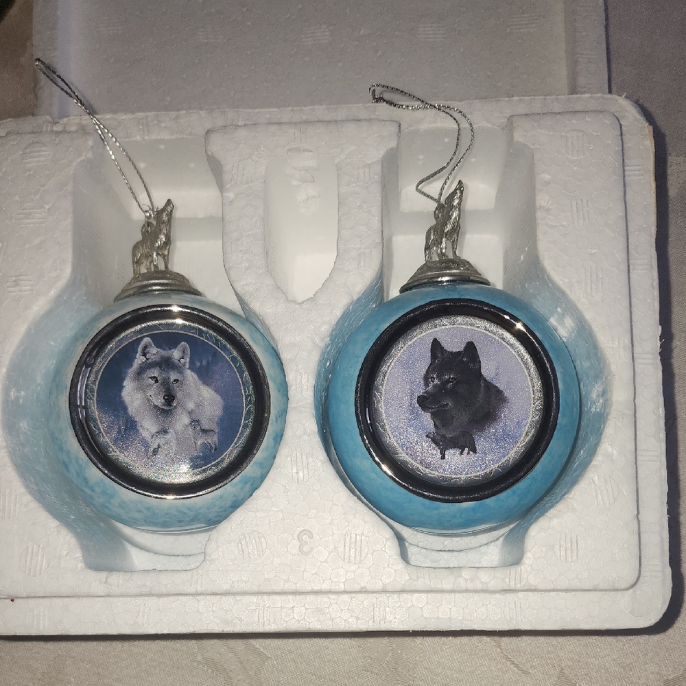 Wolf Ornament Set
